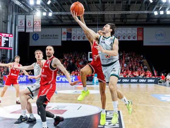 Daniel Keppeler BMA365 Bamberg Baskets, 31 , Austin Crowley BMA365 Bamberg Baskets, 85 , Clay Guillozet Vet Concept Gladiators Trier, 04 , BMA365 Bamberg Baskets vs Vet Concept Gladiators Trier, Basketball, easyCredit BBL, Matchday 26, 29 03 2026 BMA365 Bamberg Baskets vs Vet Concept Gladiators Trier, Basketball, easyCredit BBL, Matchday 26, 29 03 2026 Bamberg Copyright: xEibner-Pressefoto G.xSantemizx EP_EER