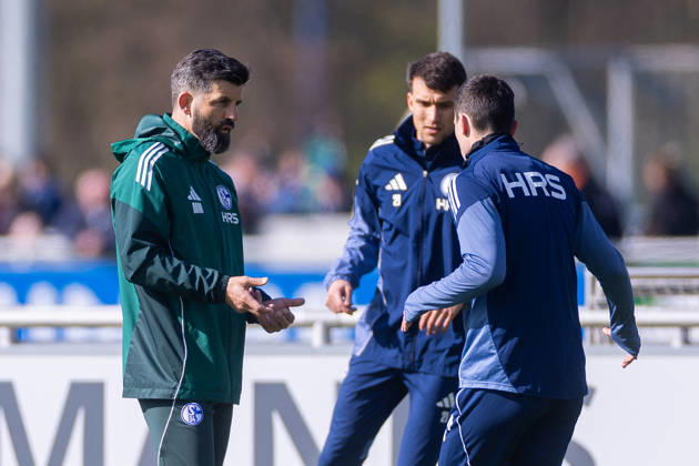 01 04 2026, Football, Training of FC Schalke 04 f l Coach Miron Muslic FC Schalke 04 , Dejan Ljubicic FC Schalke 04 , Ron Schallenberg FC Schalke 04 Gelsenkirchen Training ground FC Schalke 04 NRW Germany xRHR PHOTO YYx Copyright: RHR-FOTOx RHR-FOTO YY