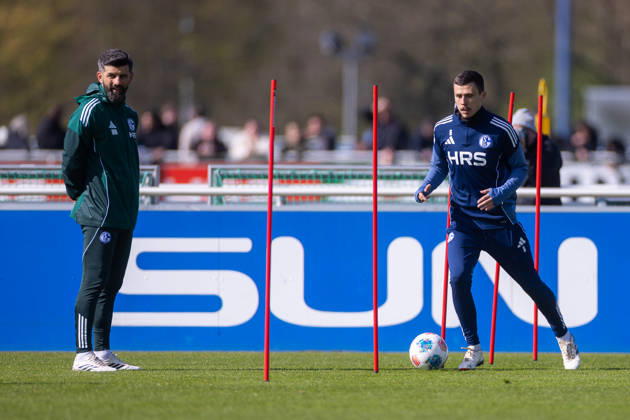 01 04 2026, Football, Training of FC Schalke 04 v l Coach Miron Muslic FC Schalke 04 , Ron Schallenberg FC Schalke 04 Gelsenkirchen Training ground FC Schalke 04 NRW Germany xRHR PHOTO YYx Copyright: RHR-FOTOx RHR-FOTO YY