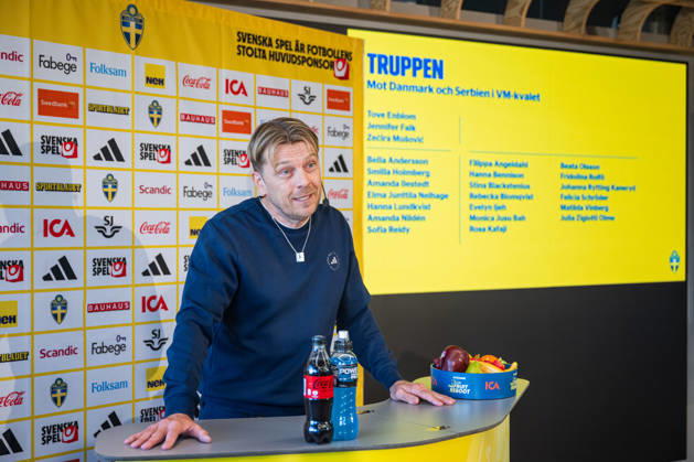 260401 Head coach Tony Gustavsson of the Swedish women s national football team at a press conference on April 1, 2026 in Stockholm Photo Jonathan Näckstrand BILDBYRAN COP 94 JN0260 fotboll football soccer fotball vm kval kval fifa womens world cup qualifier qualifier presskonferens press conference sverige sweden dam bbeng Copyright: JONATHANxNÄCKSTRAND BB260401JN016