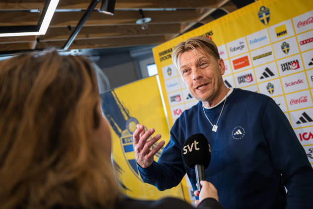 260401 Head coach Tony Gustavsson of the Swedish women s national football team at a press conference on April 1, 2026 in Stockholm Photo Jonathan Näckstrand BILDBYRAN COP 94 JN0260 fotboll football soccer fotball vm kval kval fifa womens world cup qualifier qualifier presskonferens press conference sverige sweden dam bbeng Copyright: JONATHANxNÄCKSTRAND BB260401JN018
