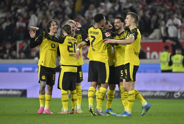 after the end of the match final cheers, joy, happiness, jubilation BVB Borussia Dortmund VfB Stuttgart vs Borussia Dortmund BVB 04 04 2026 DFL REGULATIONS PROHIBIT ANY USE OF PHOTOGRAPHS AS IMAGE SEQUENCES AND OR QUASI VIDEO VfB Stuttgart vs Borussia Dortmund BVB