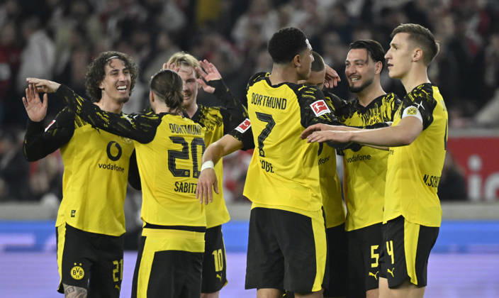 after the end of the match final cheers, joy, happiness, jubilation BVB Borussia Dortmund VfB Stuttgart vs Borussia Dortmund BVB 04 04 2026 DFL REGULATIONS PROHIBIT ANY USE OF PHOTOGRAPHS AS IMAGE SEQUENCES AND OR QUASI VIDEO VfB Stuttgart vs Borussia Dortmund BVB