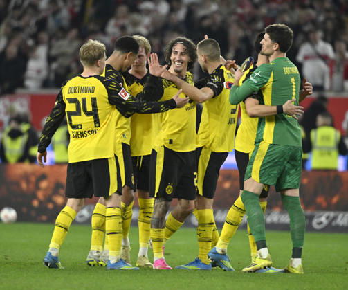after the end of the match final cheers, joy, happiness, jubilation BVB Borussia Dortmund VfB Stuttgart vs Borussia Dortmund BVB 04 04 2026 DFL REGULATIONS PROHIBIT ANY USE OF PHOTOGRAPHS AS IMAGE SEQUENCES AND OR QUASI VIDEO VfB Stuttgart vs Borussia Dortmund BVB
