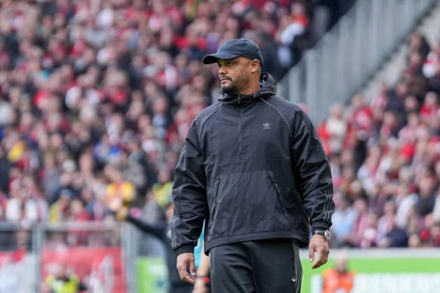 Vincent Kompany FC Bayern Munich, Head Coach , Germany, Football, 1 Bundesliga, Matchday 28, 2025 2026, SC Freiburg vs FC Bayern Munich, 04 04 2026, Europa Park Stadion, Freiburg, Germany DFL REGULATIONS PROHIBIT ANY USE OF PHOTOGRAPHS AS IMAGE SEQUENCES AND OR QUASI VIDEO Freiburg Europa Park Stadion Baden Württemberg Germany Copyright: xArnexAmbergx