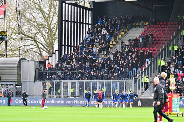DEVENTER , 05-04-2026 , Stadium De Adelaarshorst , season 2025 2026 , Dutch Eredivisie football . match between Go Ahead Eagles and PEC Zwolle, Picture shows fans of PEC Go Ahead Eagles - PEC x202851804x Copyright: