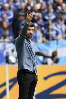 Coach Miron Muslic FC Schalke gestures during the 2 Bundesliga match between FC Schalke 04 and Karlsruher SC, Veltins Arena on April 05, 2026 in Gelsenkirchen, Germany Photo by Max Maiwald DeFodi Images Trainer Miron Muslic FC Schalke gestures during the 2 Bundesliga match between FC Schalke 04 and Karlsruher SC at Veltins Arena on April 5, 2026 in Gelsenkirchen, Germany Photo by Max Maiwald DeFodi Images Photo by Max Maiwald DeFodi Images