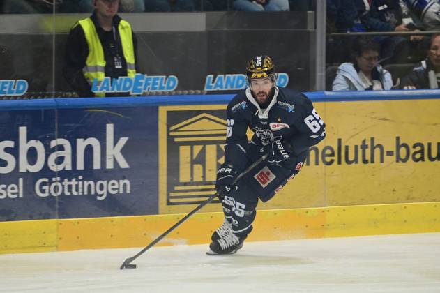 06 04 2026 xkhx Kassel, Probonio Arena Ice Hockey DEL 2 Playoff Season 2025 2026 Semifinal 3 Kassel Huskies vs Bietigheim Steelers Hunter Garlent 65, Kassel Huskies