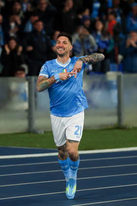 Napoli™s Matteo Politano celebrates after scoring goal 1-0 during the Serie A soccer match between Napoli and Milan at the Diego Armando Maradona Stadium in Naples, southern italy - Monday , April 06 , 2026. - Soccer . Copyright: xAlessandroxGarofalo LaPressex
