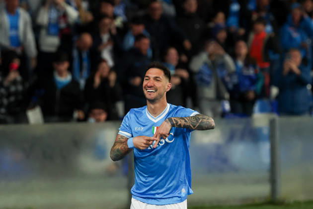Napoli™s Matteo Politano celebrates after scoring goal 1-0 during the Serie A soccer match between Napoli and Milan at the Diego Armando Maradona Stadium in Naples, southern italy - Monday , April 06 , 2026. - Soccer . Copyright: xAlessandroxGarofalo LaPressex