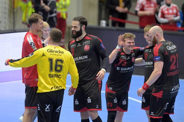 Cheering, joy after the victory Nebojsa Simic Goalkeeper MT Melsungen 16 , Ruben Marchan MT Melsungen 2 , Timo Kastening MT Melsungen 73 , Arnar Freyr Arnarsson MT Melsungen 21 L R , GER, MT Melsungen Fredericia HK DEN , Handball, EHF European League Men, Play Offs, Season 2025 2026, 07 04 2026, GER, MT Melsungen Fredericia HK, Handball, EHF Men, Play Off, Season 2025 2026, 07 04 2026 Kassel Copyright: xEibner-Pressefotox xRolandxSippelx EP_RSL