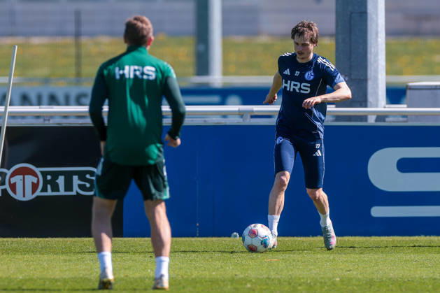08 04 2026, Football, Training of FC Schalke 04 Finn Porath FC Schalke 04 Gelsenkirchen Training ground FC Schalke 04 NRW Germany xRHR PHOTO YYx Copyright: RHR-FOTOx RHR-FOTO YY