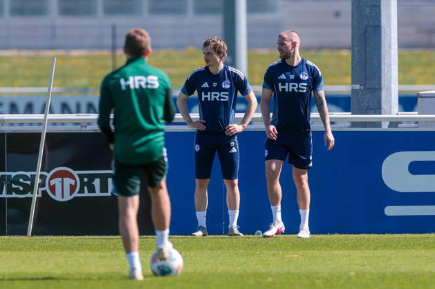 08 04 2026, Football, Training of FC Schalke 04 v l Finn Porath FC Schalke 04 , Tomas Kalas FC Schalke 04 Gelsenkirchen Training ground FC Schalke 04 NRW Germany xRHR PHOTO YYx Copyright: RHR-FOTOx RHR-FOTO YY