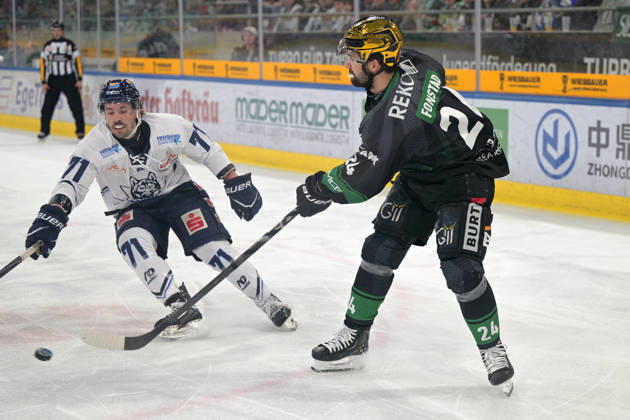 Cole Fonstad Bietigheim Steelers, 24 on the puck in a duel with Tristan Keck EC Kassel Huskies, 71 Bietigheim Steelers vs EC Kassel Huskies, Ice Hockey, DEL 2, PlayOff Game 4, Season 2025 2026, 08 04 2026 Bietigheim Steelers vs EC Kassel Huskies, Ice Hockey, DEL 2, PlayOff Game 4, Season 2025 2026, 08 04 2026 Bietigheim Copyright: xEibner-Pressefotox EP_TBR