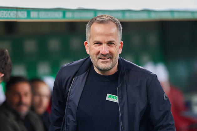 Manuel Baum FC Augsburg, Head Coach , GER, FC Augsburg vs TSG 1899 Hoffenheim, Football, Bundesliga, Matchday 29, Season 2025 2026, 10 04 2026, DFL DFB REGULATIONS PROHIBIT ANY USE OF PHOTOGRAPHS as IMAGE SEQUENCES and or QUASI VIDEO, GER, FC Augsburg vs TSG 1899 Hoffenheim, Football, Bundesliga, Matchday 29, Season 2025 2026, 10 04 2026 Augsburg Copyright: xEibner-Pressefoto JennixMaulx EP_JML