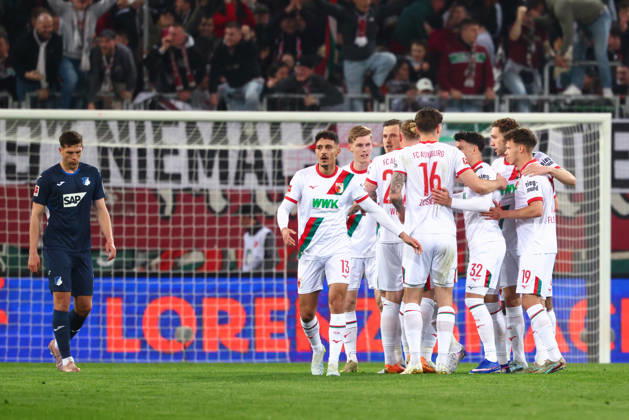 Team FC Augsburg Goal for 2 0 at the match between FC Augsburg v TSG 1899 Hoffenheim, Soccer, Men, Bundesliga, 2025 2026, 29 Matchday on 10 04 2026 in Augsburg, WWK ARENA DFL and DFB regulations prohibit any use of photographs as image sequences and or quasi video Bayern Germany