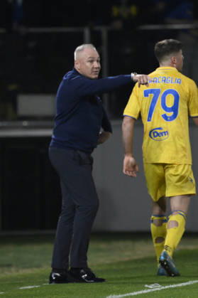 Frosinone s head coach Massimiliano Alvini during the Serie BKT soccer match between Frosinone and Palermo at the Frosinone™s Benito Stirpe stadium, Italy - Friday, April 10, 2026 - Soccer ( Photo by Fabrizio Corradetti LaPresse )  Copyright: xFabrizioxCorradetti LaPressex