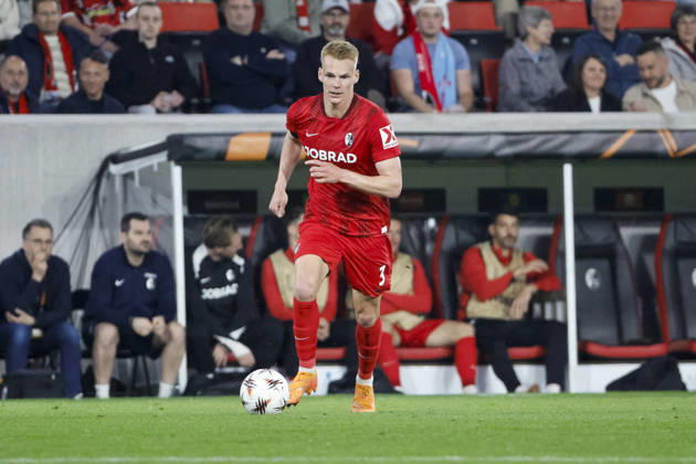 Philipp Lienhart SC Freiburg, 03 on the ball , Germany, Football, UEFA Europa League, Quarterfinals, 2025 2026, SC Freiburg vs Celta Vigo, 09 04 2026, Freiburg im Breisgau Europa Park Stadion Stadion am Deutschland Copyright: xGrantxHubbsx