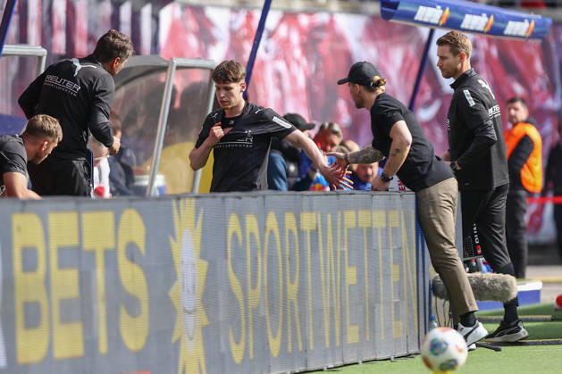 11 04 2026, xtgx, Soccer 1 Bundesliga, RB Leipzig Borussia Mönchengladbach emspor, v l Lukas Ullrich Gladbach, 26 substitution, change DFL DFB REGULATIONS PROHIBIT ANY USE OF PHOTOGRAPHS as IMAGE SEQUENCES and or QUASI VIDEO Leipzig
