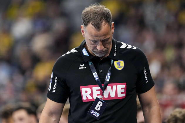Maik Machulla coach, head coach, RNL , single picture, single photo, action, action, looking disappointed, disappointment, frustration, disappointed, pessimistic, 11 04 2026, Mannheim Germany , Handball, Bundesliga, Rhein Neckar Löwen SG Flensburg Handewitt xozx