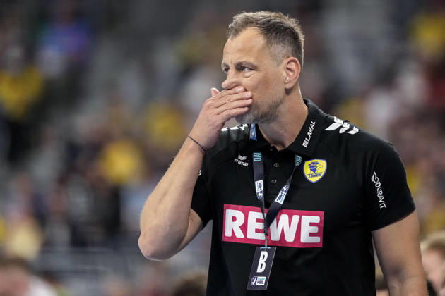 Maik Machulla coach, head coach, RNL , single picture, single photo, action, action, looking disappointed, disappointment, frustration, disappointed, pessimistic, 11 04 2026, Mannheim Germany , Handball, Bundesliga, Rhein Neckar Löwen SG Flensburg Handewitt xozx