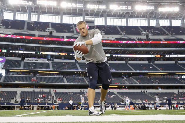 October 05, 2014: Houston Texans defensive end J.J. Watt (99) warms up before the NFL, American Football Herren, USA game between the Houston Texans and the Dallas Cowboys at AT&T Stadium in Arlington, TX. Copyright: xTimxWarnerx