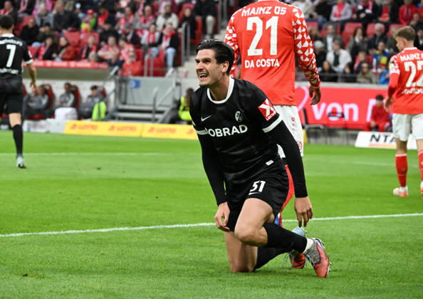 12 04 2026, xsltx, Soccer 1 Bundesliga, FSV Mainz 05 SC Freiburg v l Igor Matanovic SC Freiburg DFL DFB REGULATIONS PROHIBIT ANY USE OF PHOTOGRAPHS as IMAGE SEQUENCES and or QUASI VIDEO