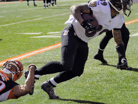 Oct. 26, 2014 - Cincinnati, OH, USA - Cincinnati Bengals cornerback Leon Hall twists back, releasing Baltimore Ravens wide receiver Steve Smith who runs up the sideline following a completion in the first quarter Sunday, Oct. 26, 2014 at Paul Brown Stadium in Cincinnati, Ohio. The Ravens fell to the Bengals 27-24. Copyright: xKarlxMertonxFerronx