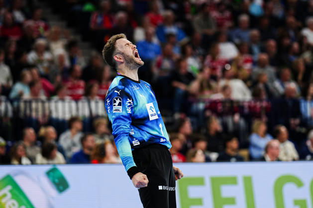 Cheers after parade Gonzalo Perez de Vargas THW Kiel, 01 GER, Handball Sport Verein Hamburg vs THW Kiel, Handball, 1 Bundesliga, Matchday 28, Season 2025 2026, 12 04 2026 GER, Handball Sport Verein Hamburg vs THW Kiel, Handball, 1 Bundesliga, Matchday 28, Season 2025 2026, 12 04 2026 Hamburg Copyright: xEibner-Pressefoto MarcelxvonxFehrnx EP_MFN