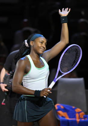 after the end of the match final cheers, joy, happiness, jubilation Coco Gauff USA thanks the spectators Fans Tennis Ladies Porsche Cup Porsche Tennis Grand Prix GP Stuttgart 2026 Porsche Arena 11 19 04 2026 DFL REGULATIONS PROHIBIT ANY USE OF PHOTOGRAPHS AS IMAGE SEQUENCES AND OR QUASI VIDEO Tennis Ladies Porsche Cup Porsche Tennis Grand Prix GP Stuttgart 2026