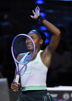 after the end of the match final cheers, joy, happiness, jubilation Coco Gauff USA thanks the spectators Fans Tennis Ladies Porsche Cup Porsche Tennis Grand Prix GP Stuttgart 2026 Porsche Arena 11 19 04 2026 DFL REGULATIONS PROHIBIT ANY USE OF PHOTOGRAPHS AS IMAGE SEQUENCES AND OR QUASI VIDEO Tennis Ladies Porsche Cup Porsche Tennis Grand Prix GP Stuttgart 2026