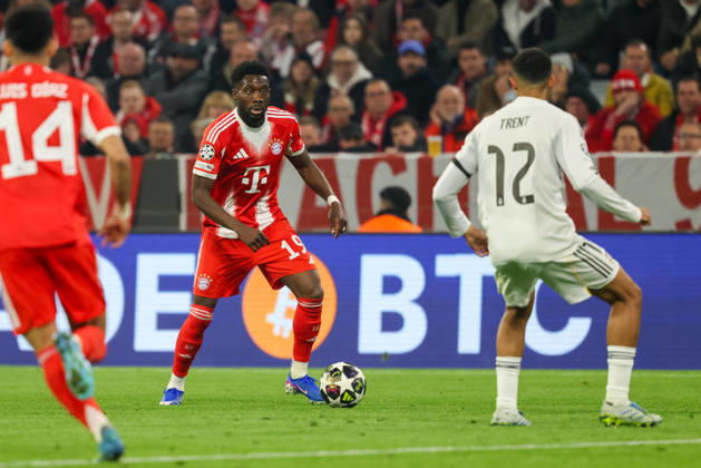 Alphonso Davies FC Bayern Muenchen, 19 with ball, with Trent Alexander Arnold Real Madrid CF, 12 , GER, FC Bayern Muenchen vs Real Madrid CF, Football, UEFA Champions League, quarter-final, second leg, 2025 2026 season, 15 04 2026, GER, FC Bayern Muenchen vs Real Madrid CF, Football, UEFA Champions League, quarter-final, second leg, 2025 2026 season, 15 04 2026 Muenchen Copyright: xEibner-Pressefoto JennixMaulx EP_JML