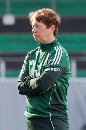 17 04 2026, xgrfx, Football DFB Media Dates, German Womens National Team Training v l Maren Meinert German Womens National Team DFL DFB REGULATIONS PROHIBIT ANY USE OF PHOTOGRAPHS as IMAGE SEQUENCES and or QUASI VIDEO Ried