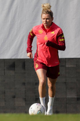 17 04 2026, xgrfx, Football DFB Media Dates, German Womens National Team Training v l Linda Dallmann German Womens National Team DFL DFB REGULATIONS PROHIBIT ANY USE OF PHOTOGRAPHS as IMAGE SEQUENCES and or QUASI VIDEO Ried