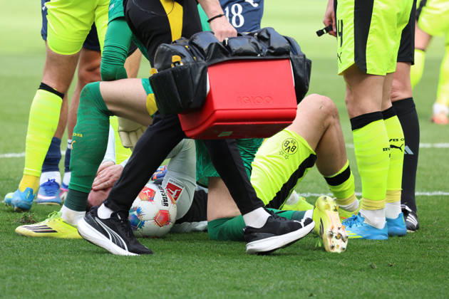 18 04 2026, xrekx, Fussball 1 Bundesliga, TSG 1899 Hoffenheim Borussia Dortmund v l Niklas Süle Suele Borussia Dortmund verletzt, Verletzung, Schmerz, Schmerzen, injured, injury, pain, pains DFL DFB REGULATIONS PROHIBIT ANY USE OF PHOTOGRAPHS as IMAGE SEQUENCES and or QUASI VIDEO Sinsheim