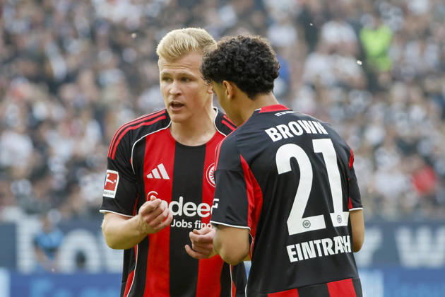 Jonathan Burkardt Eintracht Frankfurt, 09 and Nathaniel Brown Eintracht Frankfurt, 21 in dialog , Germany, Soccer, 1 Bundesliga, Matchday 30, 2025 2026, Eintracht Frankfurt vs RB Leipzig, 18 04 2026, Frankfurt am Main Deutsche Bank Park Germany Copyright: xGrantxHubbsx