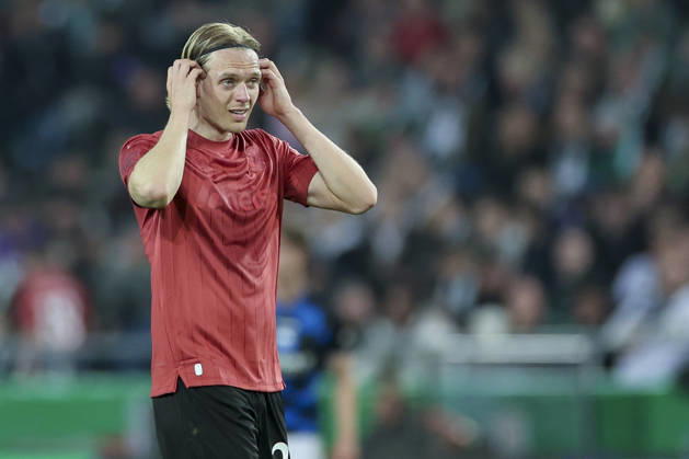 Stefan Teitur Thordarson Hannover 96 looks disappointed, 2 Bundesliga, Hannover 96 v SC Paderborn 07, Heinz von Heiden Arena on April 18, 2026 in Hanover, Germany Photo by Marco Steinbrenner DeFodi Images Stefan Teitur Thordarson Hannover 96 looks disappointed, 2 Bundesliga, Hannover 96 v SC Paderborn 07, Heinz von Heiden Arena, April 18, 2026 in Hanover, Germany Photo by Marco Steinbrenner DeFodi Images