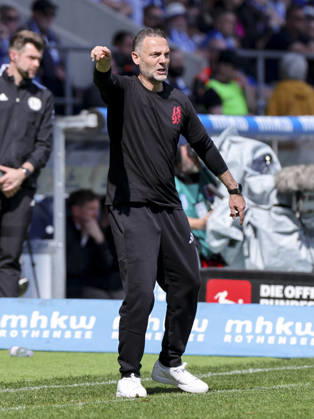 Coach Alexander Ende Fortuna Duesseldorf gestures, 2 Bundesliga, 1 FC Magdeburg v Fortuna Düsseldorf, Avnet Arena on April 18, 2026 in Magdeburg, Germany Photo by Marco Steinbrenner DeFodi Images Coach Alexander Ende Fortuna Duesseldorf gestures, 2 Bundesliga, 1 FC Magdeburg v Fortuna Düsseldorf, Avnet Arena, April 18, 2026 in Magdeburg, Germany Photo by Marco Steinbrenner DeFodi Images