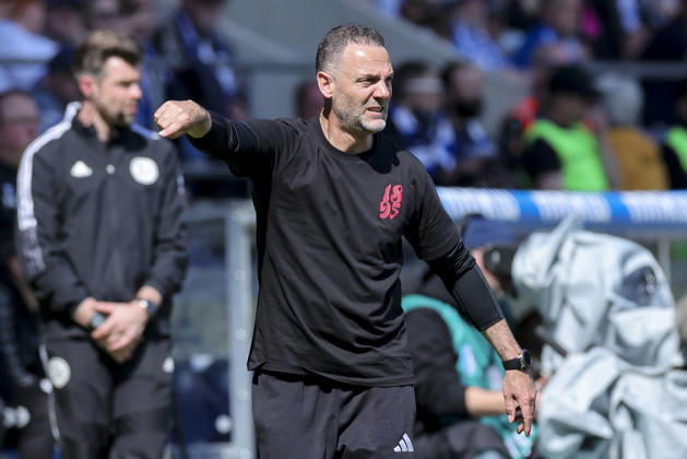 Coach Alexander Ende Fortuna Duesseldorf gestures, 2 Bundesliga, 1 FC Magdeburg v Fortuna Düsseldorf, Avnet Arena on April 18, 2026 in Magdeburg, Germany Photo by Marco Steinbrenner DeFodi Images Coach Alexander Ende Fortuna Duesseldorf gestures, 2 Bundesliga, 1 FC Magdeburg v Fortuna Düsseldorf, Avnet Arena, April 18, 2026 in Magdeburg, Germany Photo by Marco Steinbrenner DeFodi Images