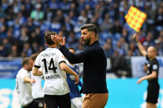 Coach Miron Muslic FC Schalke 04 gestures, gestures during the 2 Bundesliga match between FC Schalke 04 and Preußen Münster, Veltins Arena on April 19, 2026 in Gelsenkirchen, Germany Photo by Ralf Treese DeFodi Images Trainer Miron Muslic FC Schalke 04 gestures during the 2 Bundesliga match between FC Schalke 04 and Preußen Münster at Veltins Arena on April 19, 2026 in Gelsenkirchen, Germany Photo by Ralf Treese DeFodi Images DFB DFL REGULATIONS PROHIBIT ANY USE OF PHOTOGRAPHS AS IMAGE SEQUENCES AND OR QUASI VIDEO Photo by Ralf Treese DeFodi Images