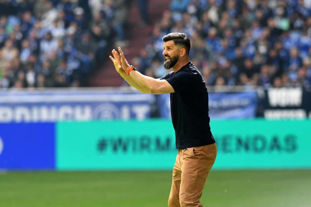 Coach Miron Muslic FC Schalke 04 gestures, gestures during the 2 Bundesliga match between FC Schalke 04 and Preußen Münster, Veltins Arena on April 19, 2026 in Gelsenkirchen, Germany Photo by Ralf Treese DeFodi Images Trainer Miron Muslic FC Schalke 04 gestures during the 2 Bundesliga match between FC Schalke 04 and Preußen Münster at Veltins Arena on April 19, 2026 in Gelsenkirchen, Germany Photo by Ralf Treese DeFodi Images DFB DFL REGULATIONS PROHIBIT ANY USE OF PHOTOGRAPHS AS IMAGE SEQUENCES AND OR QUASI VIDEO Photo by Ralf Treese DeFodi Images