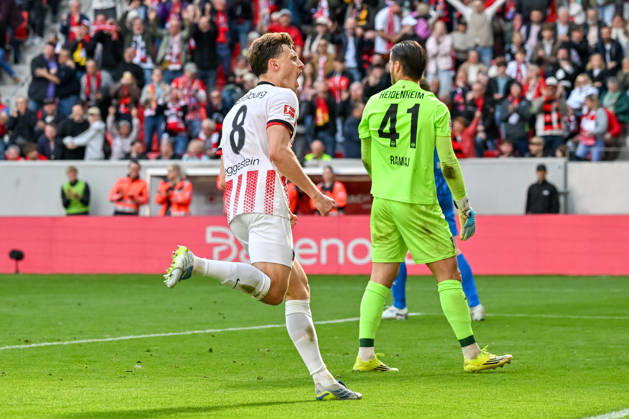 Celebration for the goal to 2 1 by Maximilian Eggestein SC Freiburg, 08 GER, SC Freiburg 1 FC Heidenheim, Football, Bundesliga, Matchday 30, Season 2025 2026, 19 04 2026 DFL DFB REGULATIONS PROHIBIT ANY USE OF PHOTOGRAPHS AS IMAGE SEQUENCES AND OR QUASI VIDEO GER, SC Freiburg 1 FC Heidenheim, Football, Bundesliga, Matchday 30, Season 2025 2026, 19 04 2026 Freiburg Copyright: xEibner-Pressefoto ThomasxHessx EP_THS
