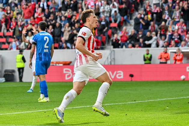 Celebration for the goal to 2 1 by Maximilian Eggestein SC Freiburg, 08 GER, SC Freiburg 1 FC Heidenheim, Football, Bundesliga, Matchday 30, Season 2025 2026, 19 04 2026 DFL DFB REGULATIONS PROHIBIT ANY USE OF PHOTOGRAPHS AS IMAGE SEQUENCES AND OR QUASI VIDEO GER, SC Freiburg 1 FC Heidenheim, Football, Bundesliga, Matchday 30, Season 2025 2026, 19 04 2026 Freiburg Copyright: xEibner-Pressefoto ThomasxHessx EP_THS