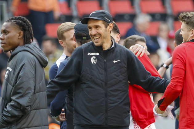 Julian Schuster SC Freiburg, Coach after the match , Germany, Soccer, 1 Bundesliga, Matchday 30, 2025 2026, SC Freiburg vs 1 FC Heidenheim, 19 04 2026, Freiburg im Breisgau Europa Park Stadion Germany Copyright: xGrantxHubbsx