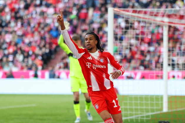 Michael Olise FC Bayern Muenchen, 17 gestures, GER, FC Bayern Muenchen vs VfB Stuttgart, Football, Bundesliga, Matchday 30, Season 2025 2026, 19 04 2026, DFL DFB REGULATIONS PROHIBIT ANY USE OF PHOTOGRAPHS as IMAGE SEQUENCES and or QUASI VIDEO, GER, FC Bayern Muenchen vs VfB Stuttgart, Football, Bundesliga, Matchday 30, Season 2025 2026, 19 04 2026 Muenchen Copyright: xEibner-Pressefoto JennixMaulx EP_JML
