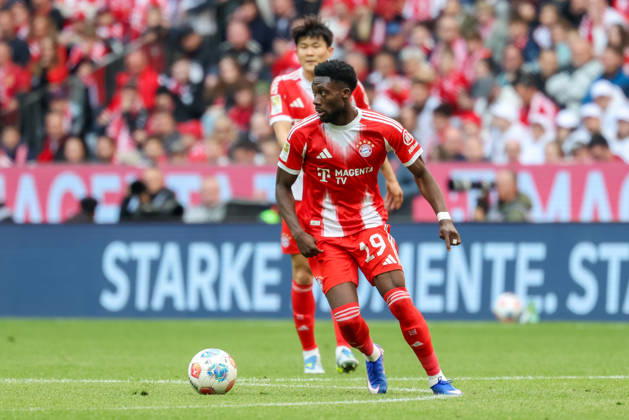 Alphonso Davies FC Bayern Muenchen, 19 with ball, GER, FC Bayern Muenchen vs VfB Stuttgart, Football, Bundesliga, Matchday 30, Season 2025 2026, 19 04 2026, DFL DFB REGULATIONS PROHIBIT ANY USE OF PHOTOGRAPHS as IMAGE SEQUENCES and or QUASI VIDEO, GER, FC Bayern Muenchen vs VfB Stuttgart, Football, Bundesliga, Matchday 30, Season 2025 2026, 19 04 2026 Muenchen Copyright: xEibner-Pressefoto JennixMaulx EP_JML