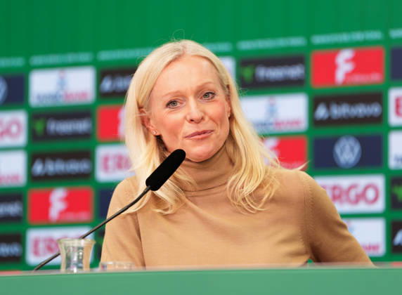 Valeska Homburg (Bayer 04 Leverkusen, Leiterin Medien und PR) Bayer 04 Leverkusen Pressekonferenz, vor dem Spieltag DFB-Pokal Halbfinale, Saison 2025 2026, BayArena, Leverkusen, GER, 21.04.2026 Foto: HMB Media Scott W. Coleman Leverkusen BayArena Nordrhein-Westfalen GER Copyright: xScottxW.xColemanx