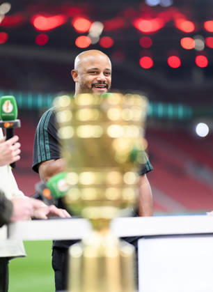 Coach Vincent Kompany Bayern Munich is behind the DFB Cup, laughs, good mood after the game at the ZDF interview Football DFB Cup semi-final Bayer 04 Leverkusen Bayern Munich, on 22 04 2026 in Leverkusen Germany BayArena