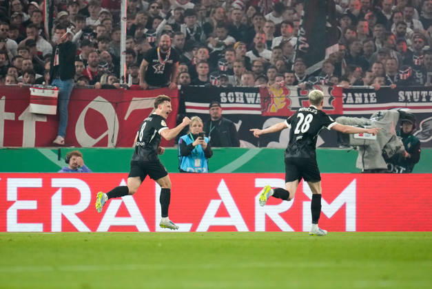 Maximilian Eggestein (SC Freiburg, 8) and Matthias Ginter (SC Freiburg, 28) celebrate after the team’s first goal VfB Stuttgart vs SC Freiburg, DFB-Pokal, Halbfinale, Saison 2025 2026, MHP Arena, Stuttgart, GER, 23.04.2026 DFL REGULATIONS PROHIBIT ANY USE OF PHOTOGRAPHS AS IMAGE SEQUENCES AND OR QUASI-VIDEO Foto: HMB Media Scott W. Coleman Stuttgart MHP Arena Baden-Württemberg GER Copyright: xScottxW.xColemanx
