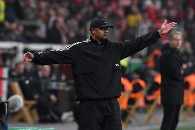 Coach Vincent Kompany FC Bayern Muenchen gestures GER, Bayer 04 Leverkusen vs FC Bayern Muenchen, Football, DFB Pokal Semi-Final, Season 2025 2026, 22 04 2026 DFL REGULATIONS PROHIBIT ANY USE OF PHOTOGRAPHS AS IMAGE SEQUENCES AND OR QUASI VIDEO GER, Bayer 04 Leverkusen vs FC Bayern Muenchen, Football, DFB Pokal Semi-Final, Season 2025 2026, 22 04 2026 Leverkusen Copyright: xEibner-Pressefoto ThomasxThienelx EP_TTL
